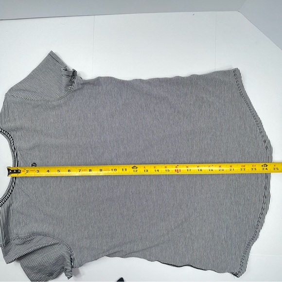 LULULEMON Womens Short Sleeve Shirt Black White Stripe Ck. Measurements for Size - Picture 5 of 5